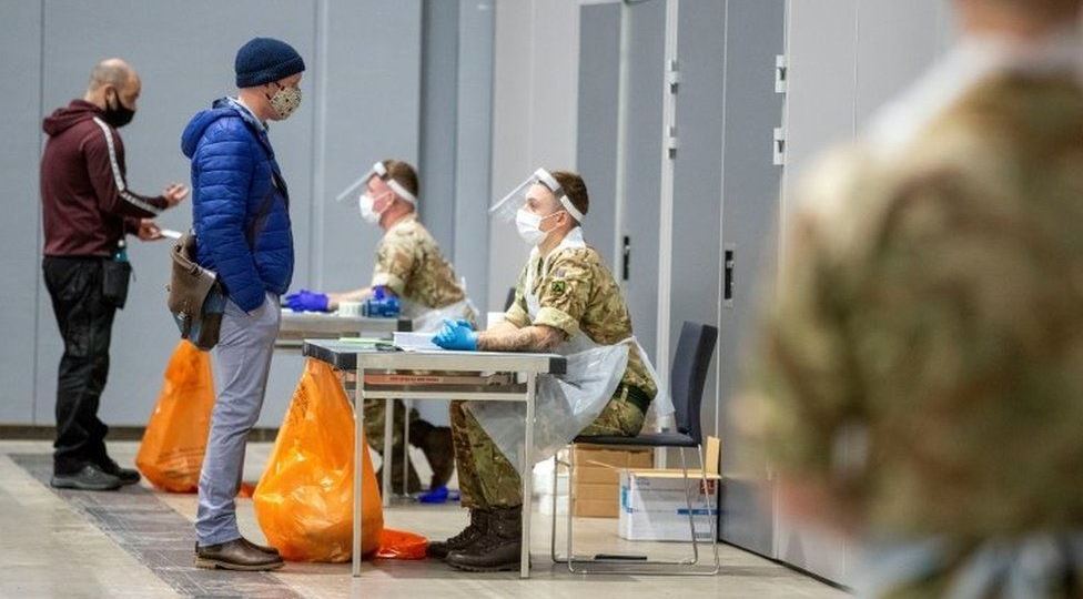 Pandemia drejt fundit, Danimarka nderpret procesin e vaksinimit